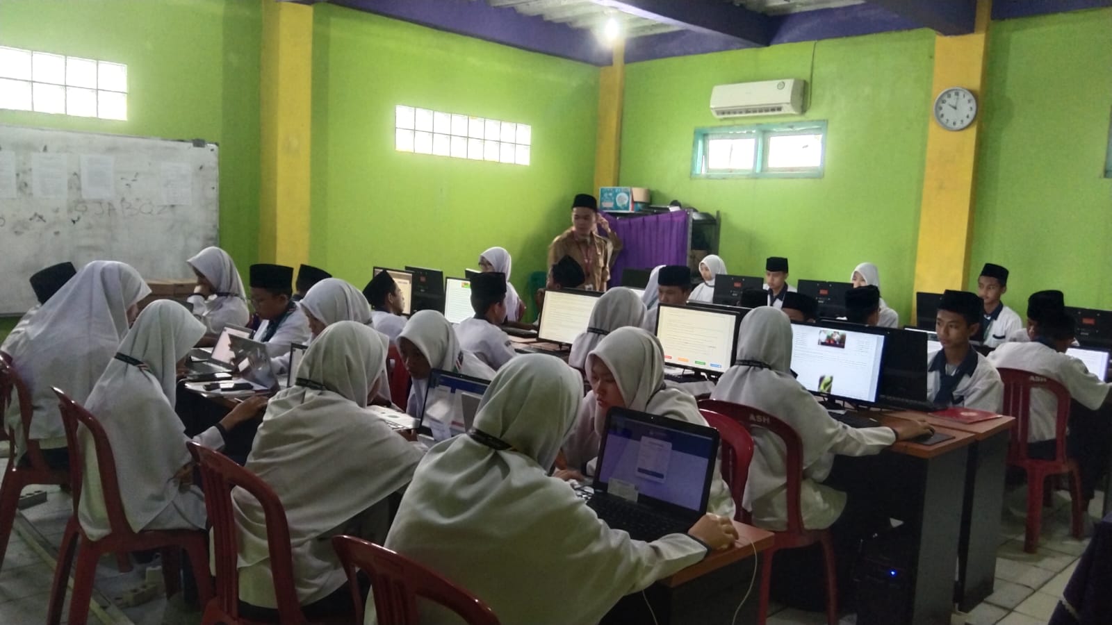 Pelaksanaan ANBK SMPIT Ash- Shibgoh