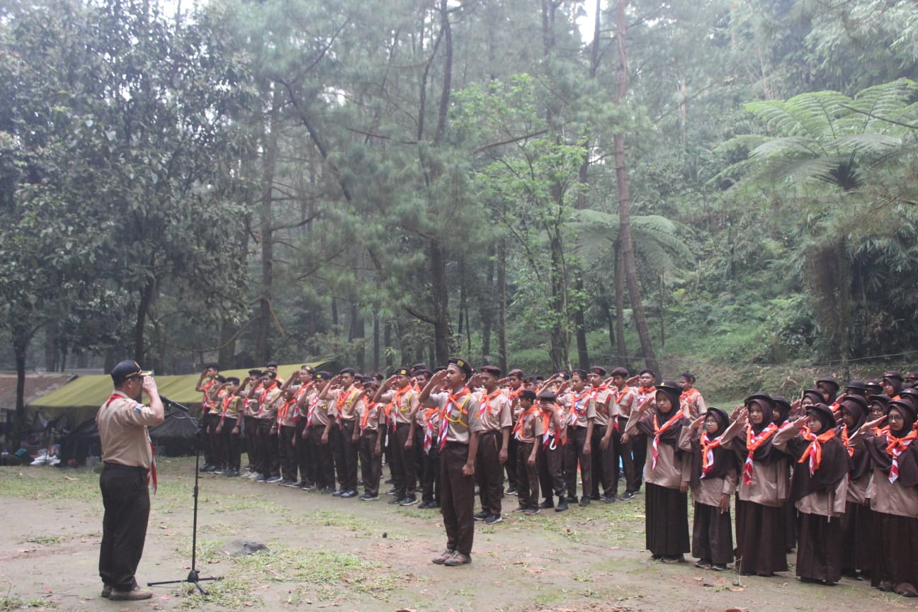 Outbound dan Camping melatih jiwa kepemimpinan siswa