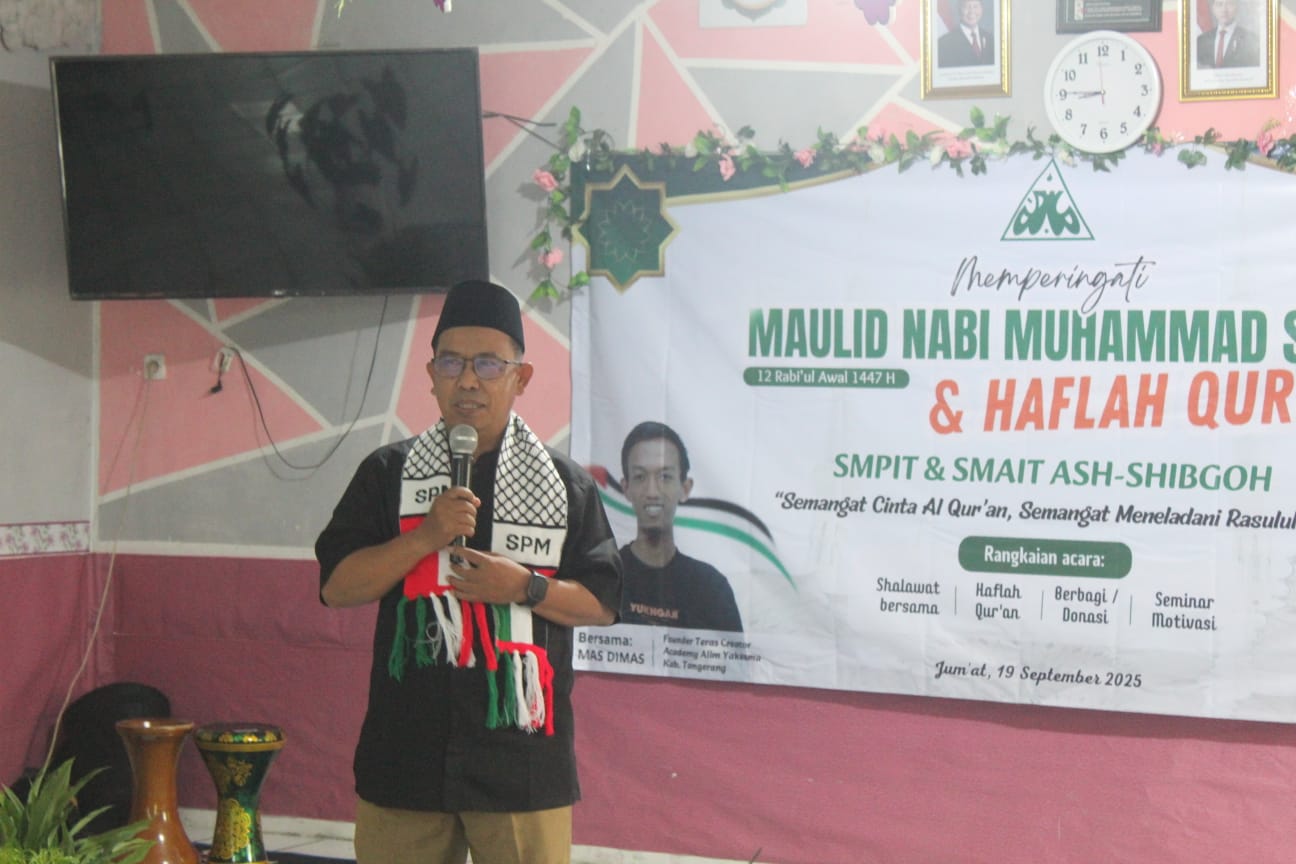 MENELADANI AKHLAK RASULULLAH LEWAT DONASI PALESTINA DAN HAPLAH QU'RAN