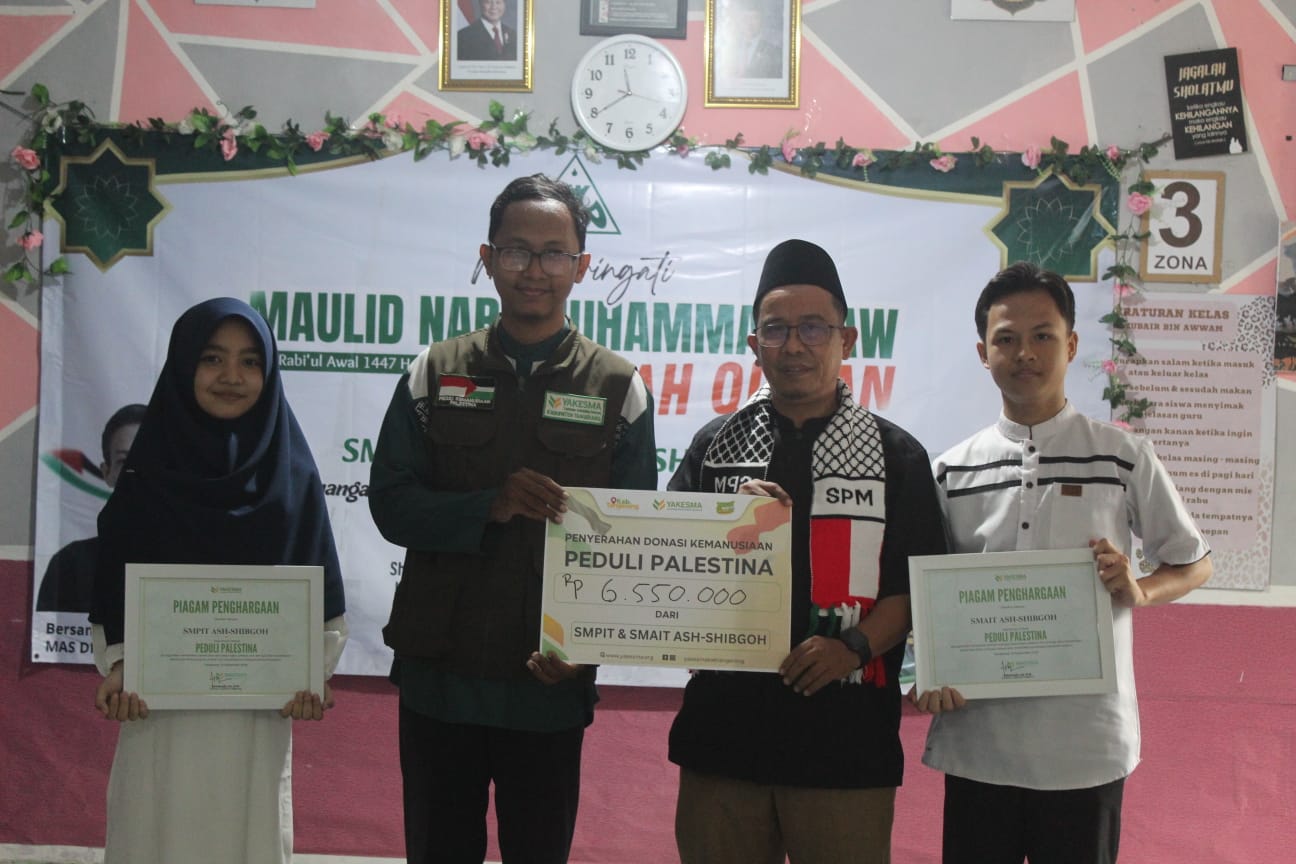 MENELADANI AKHLAK RASULULLAH LEWAT DONASI PALESTINA DAN HAPLAH QU'RAN