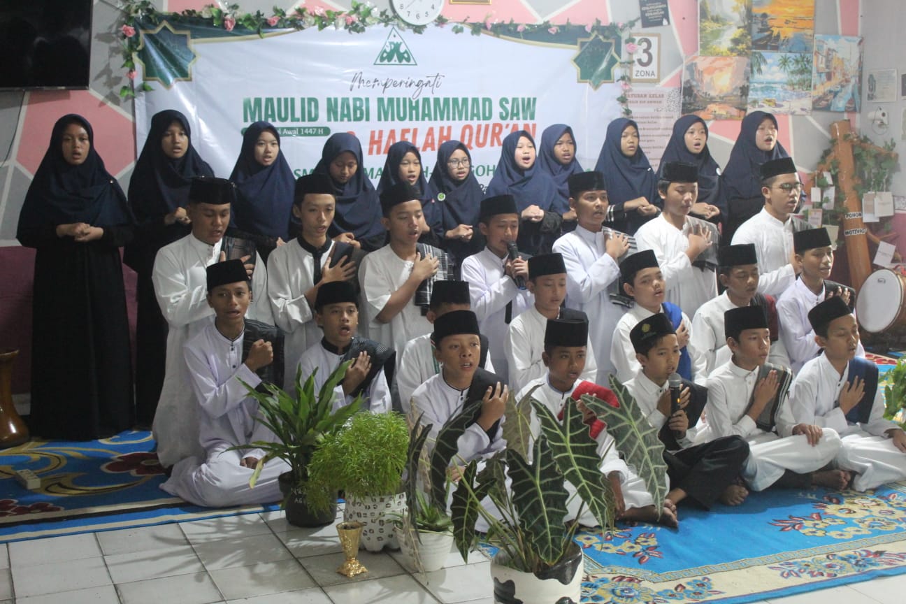MENELADANI AKHLAK RASULULLAH LEWAT DONASI PALESTINA DAN HAPLAH QU'RAN