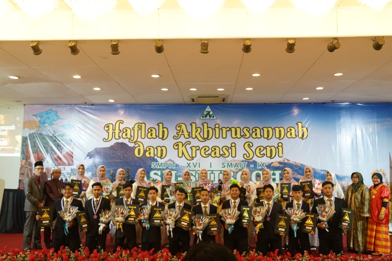 PELEPASAN  SISWA/SISWI SMAIT ASH-SHIBGOH