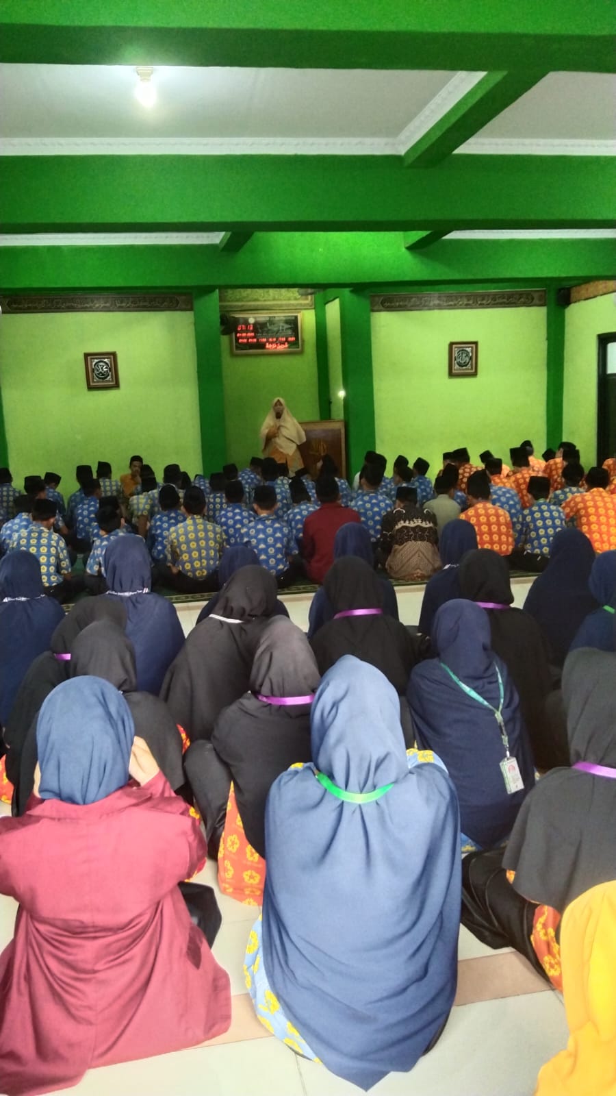 Penerapan Hipnotalk oleh Kesiswaan: Meningkatkan Semangat Belajar dan Sikap Siswa